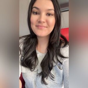 Meet your Posher, Alejandra